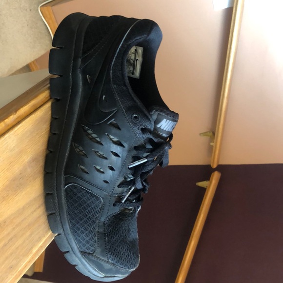 Nike GQ size 10 shoes! - Picture 1 of 8